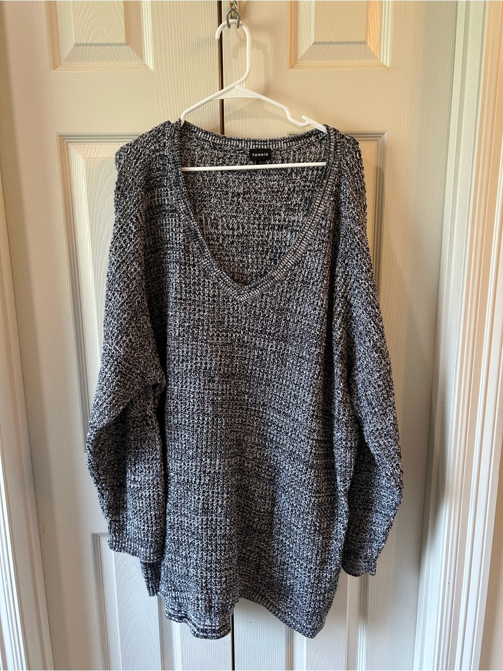 torrid Charcoal Marled V-Neck Sweater size 5